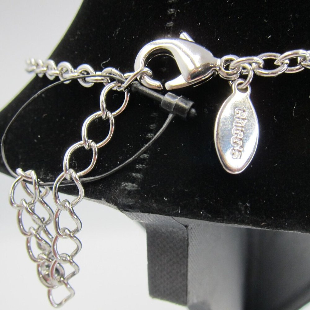 CHICO'S Teardrop Pendant Necklace Silver Hammered Metal Silver Purple Stone NEW - Picture 7 of 8